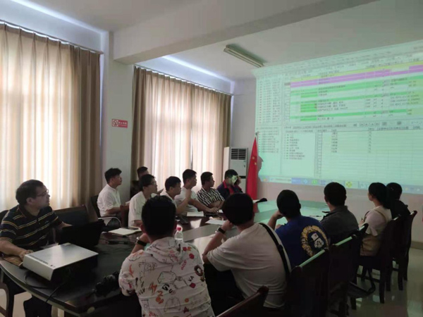 第二建筑工程事業(yè)部開展工程造價(jià)知識培訓(xùn) 第二建筑工程事業(yè)部開展工程造價(jià)知識培訓(xùn)