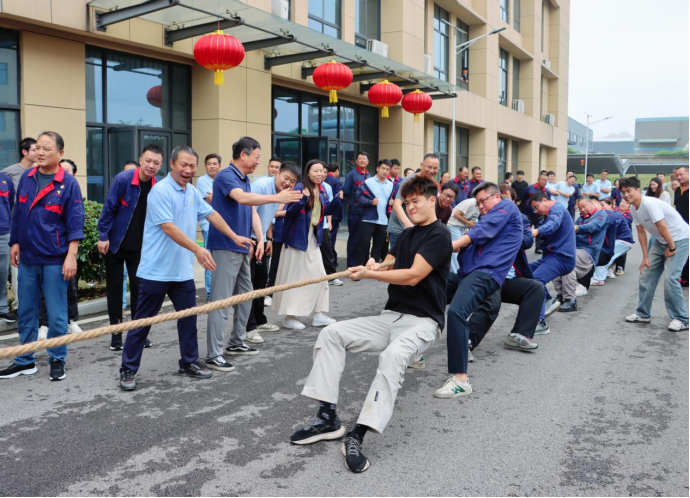 公司舉辦國慶“安裝杯”職工拔河比賽 公司舉辦國慶“安裝杯”職工拔河比賽
